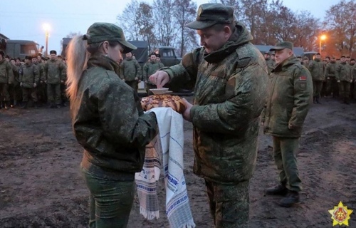 "На полігоні в Білорусі російських військових зустріли хлібом-сіллю" - Олена Кудренко